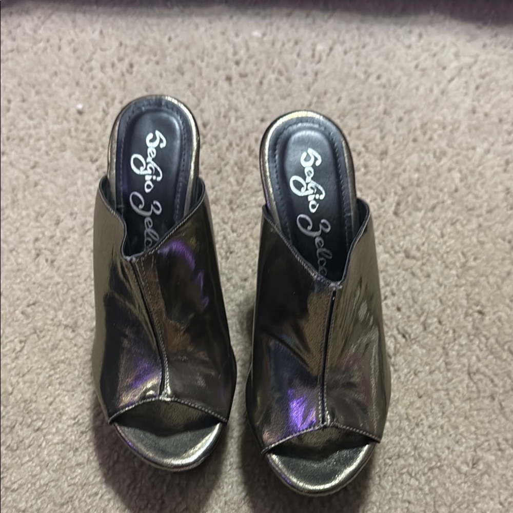 Sergio Zelcer Gold Mules Sleek Modern Design
